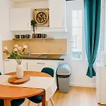 Le King & Etoilees Apartament